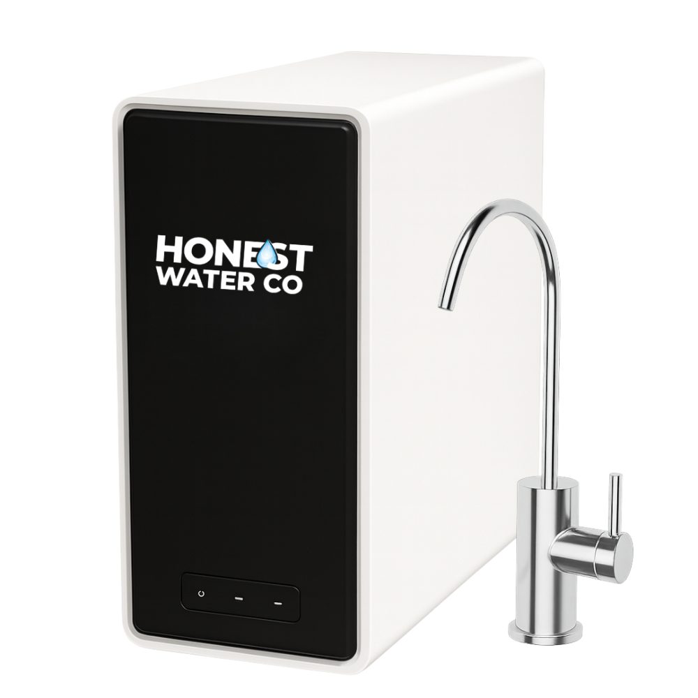 Tankless reverse-osmosis system with faucet